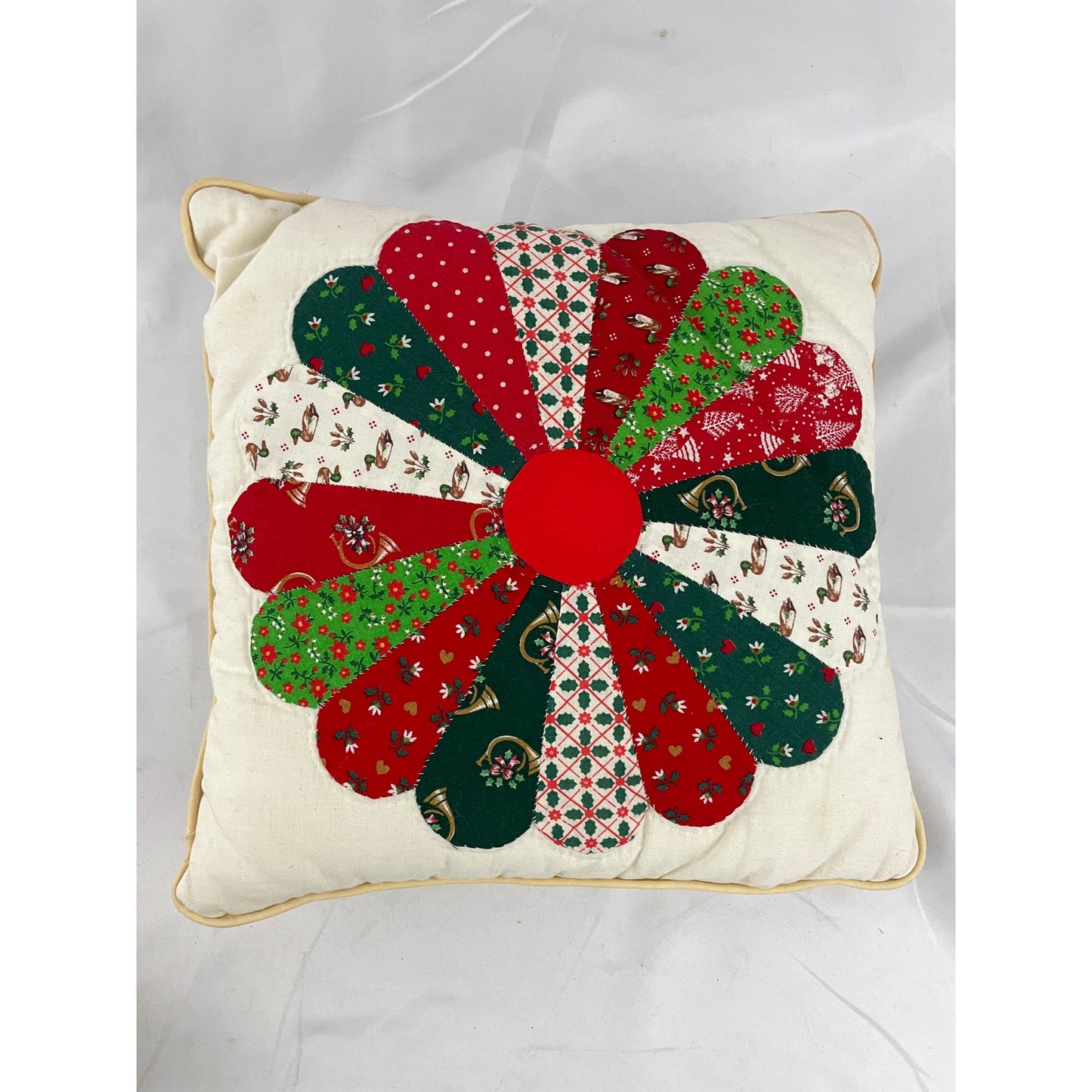 VTG Christmas Wreath Pillow 1980's Embroidery Granny-core 11"x11" Holiday