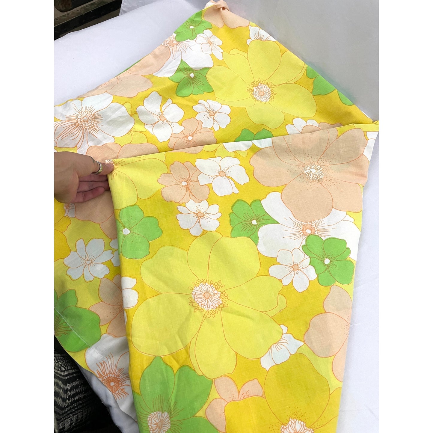 VTG 1970's Flowers Springmaid Wondercale Bright Floral Twin Flat Sheet MCM