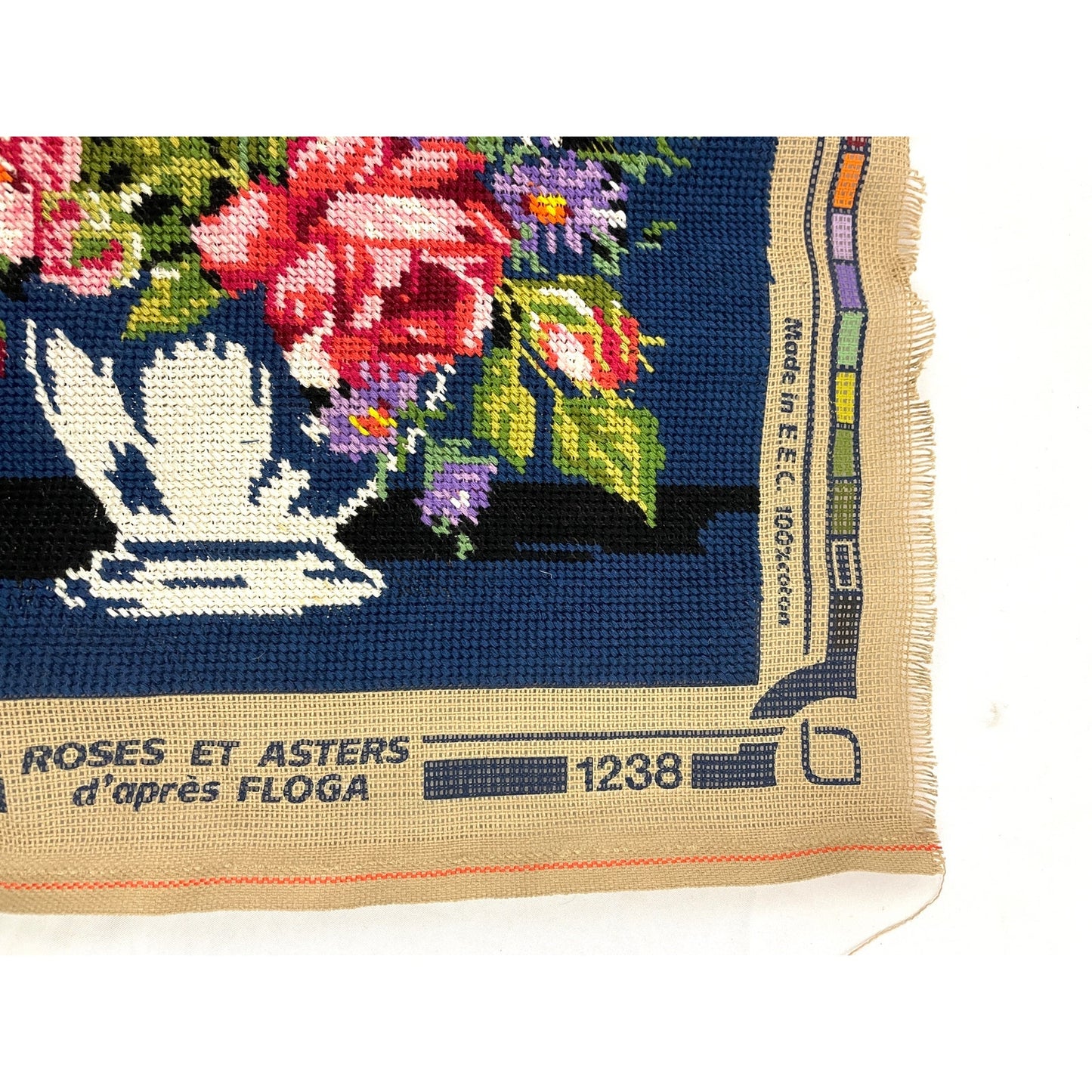 VTG Margot Creations de Paris Tapestry Needlepoint Flowers Roses #1238 15"x19"