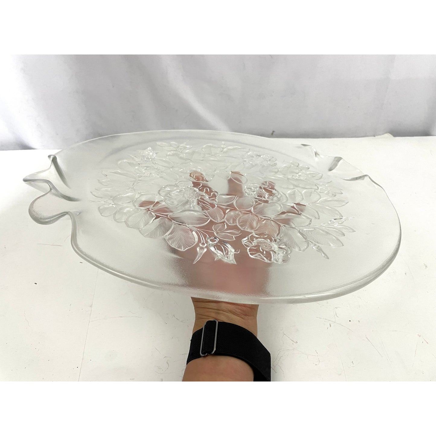 Mikasa Crystal Bianca Cake Frosted Glass Platter Flowers 14” Ruffle Edge