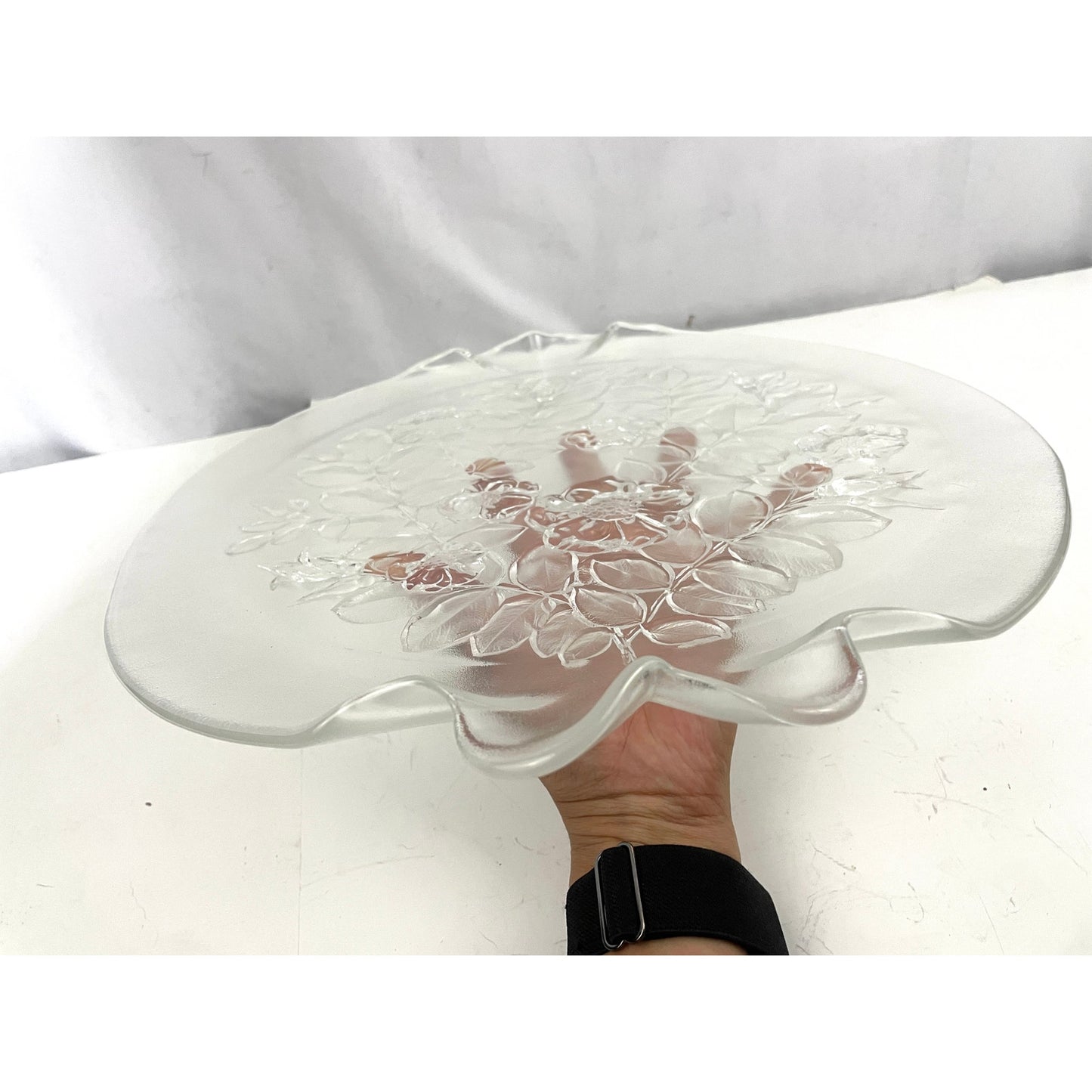 Mikasa Crystal Bianca Cake Frosted Glass Platter Flowers 14” Ruffle Edge