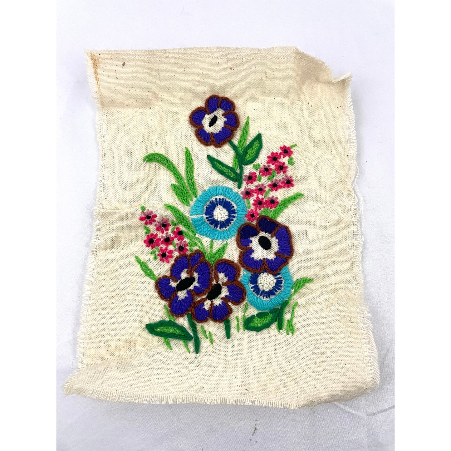 VTG Crewel Floral 70s Needlecraft Hand Embroidered Wall Art 8.5"x11.5" No frame