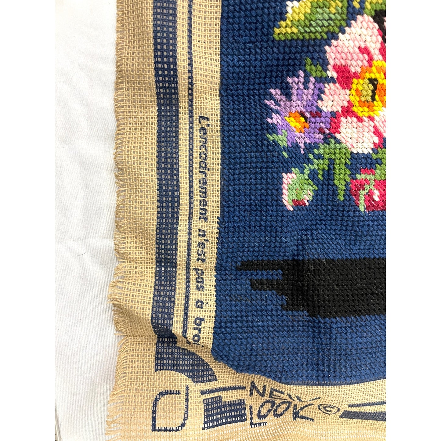 VTG Margot Creations de Paris Tapestry Needlepoint Flowers Roses #1238 15"x19"