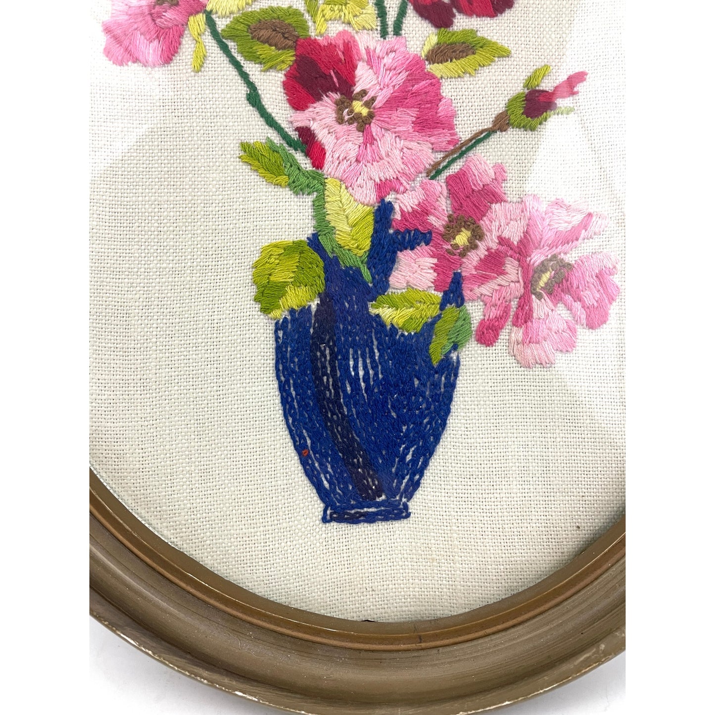 VTG Crewel Flowers Oval Framed 80's Finished Textile Yarn Wall Art 14.5"x 11"