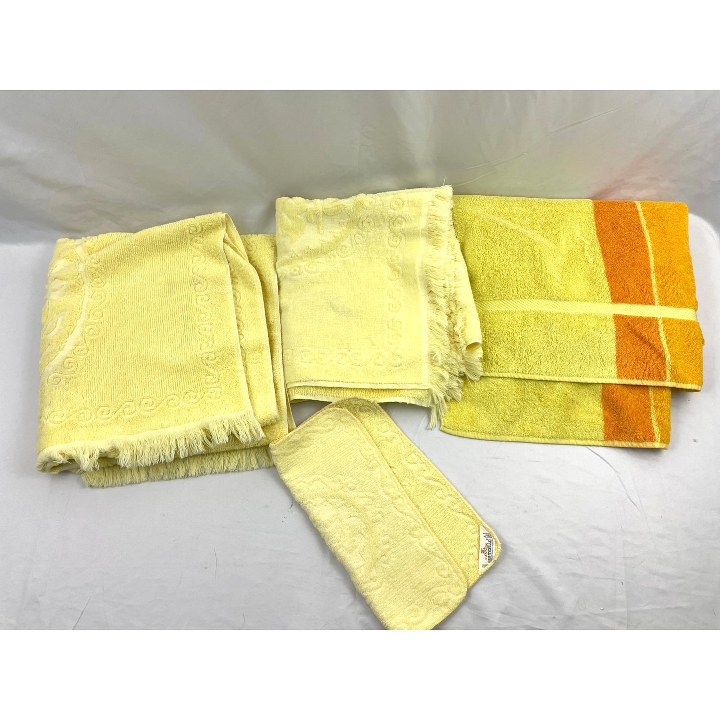 VTG Lot 4 Retro Floral Yellow Hand Towels Cannon Fieldcrest 60s 70s Fringe