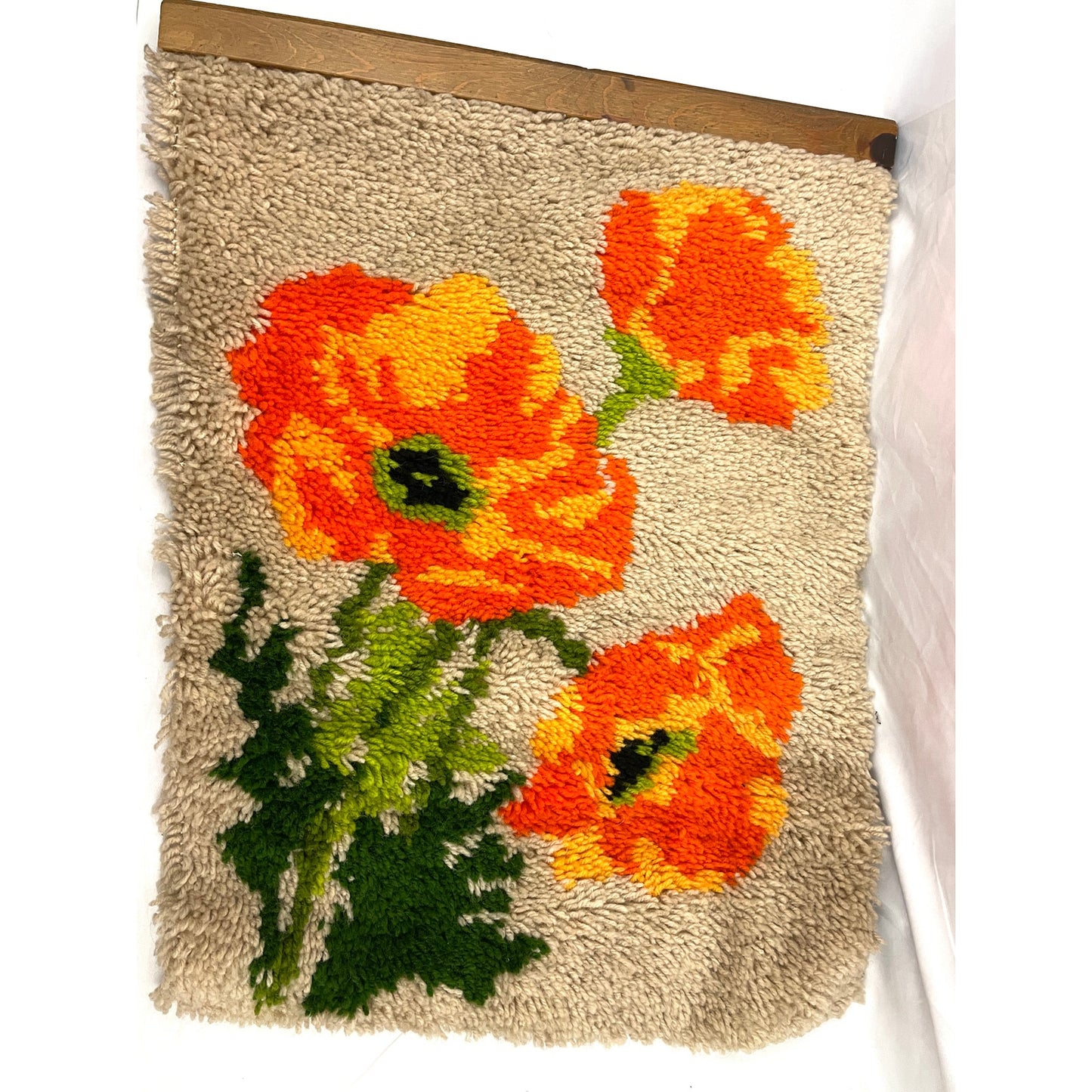 VTG Latch Hook Rug Wall Hanging Artwork Orange Poppies Flowers 21"x27" Handmade