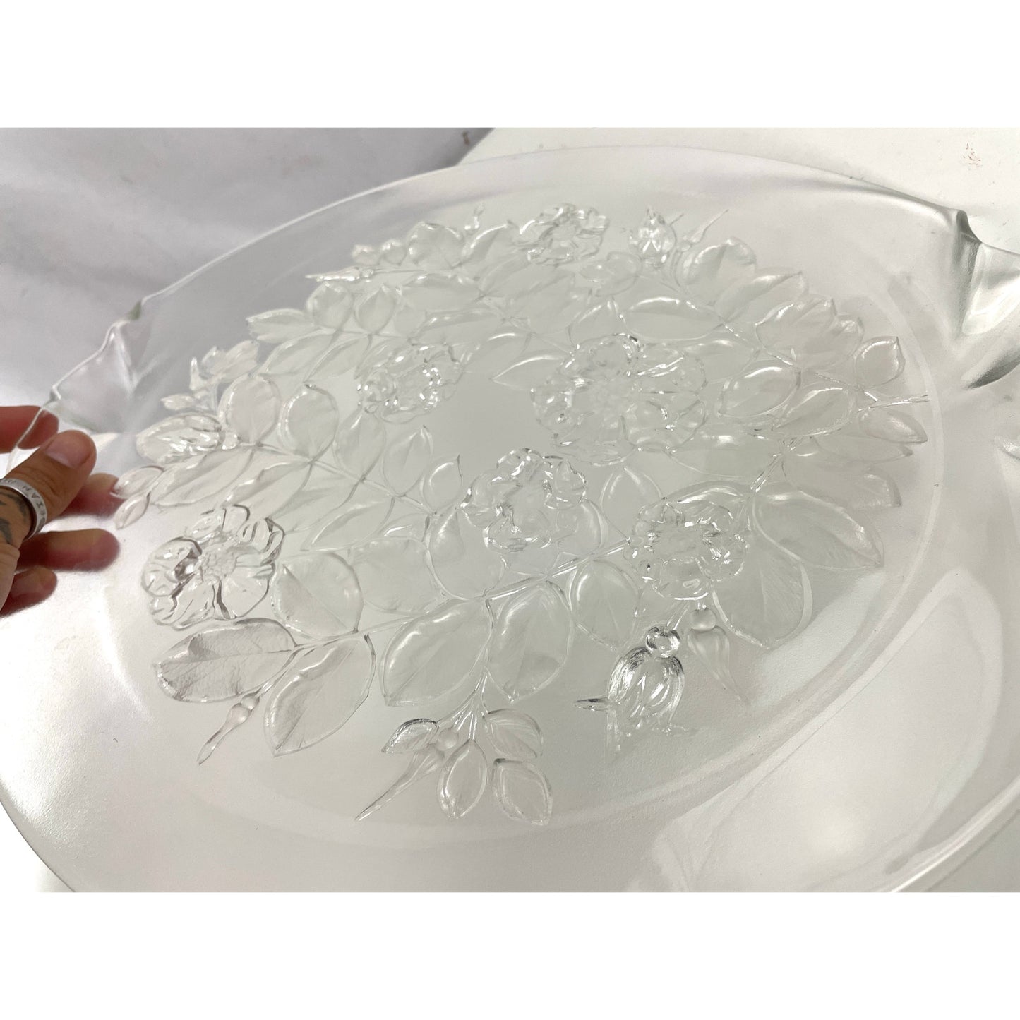 Mikasa Crystal Bianca Cake Frosted Glass Platter Flowers 14” Ruffle Edge