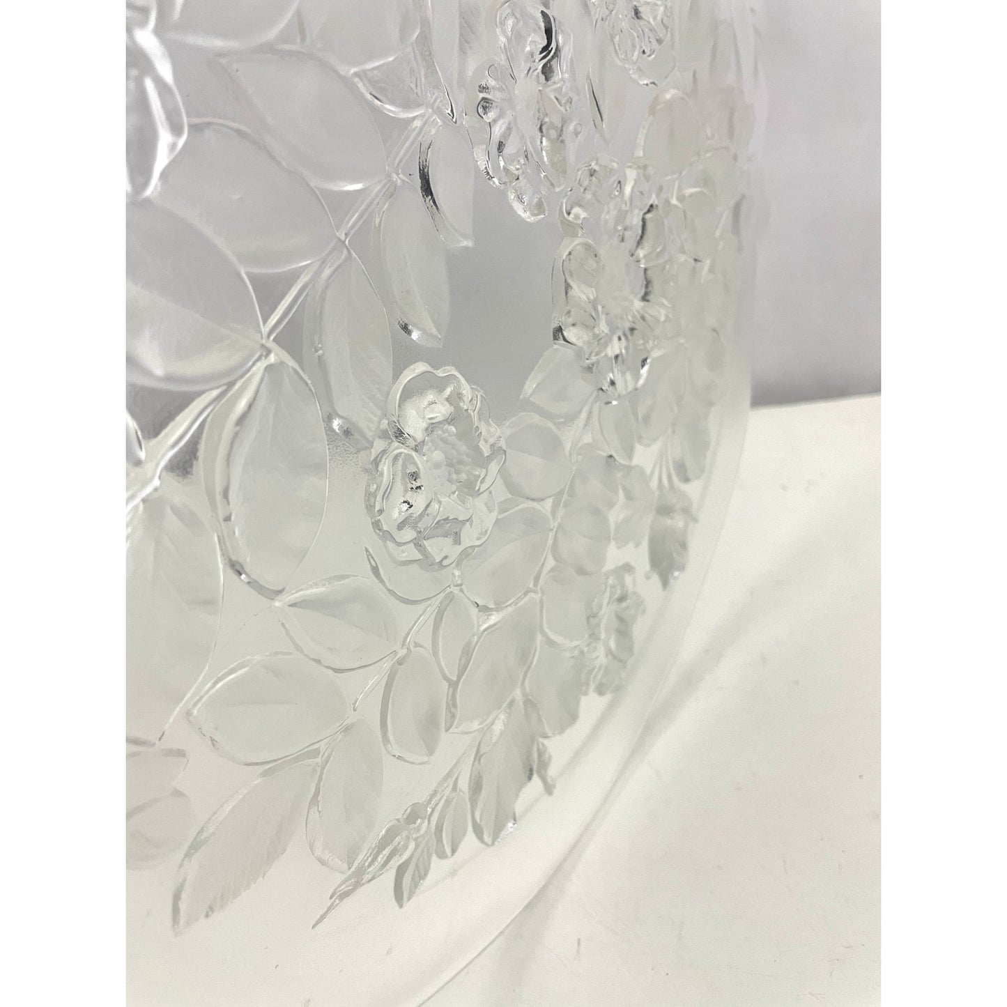 Mikasa Crystal Bianca Cake Frosted Glass Platter Flowers 14” Ruffle Edge