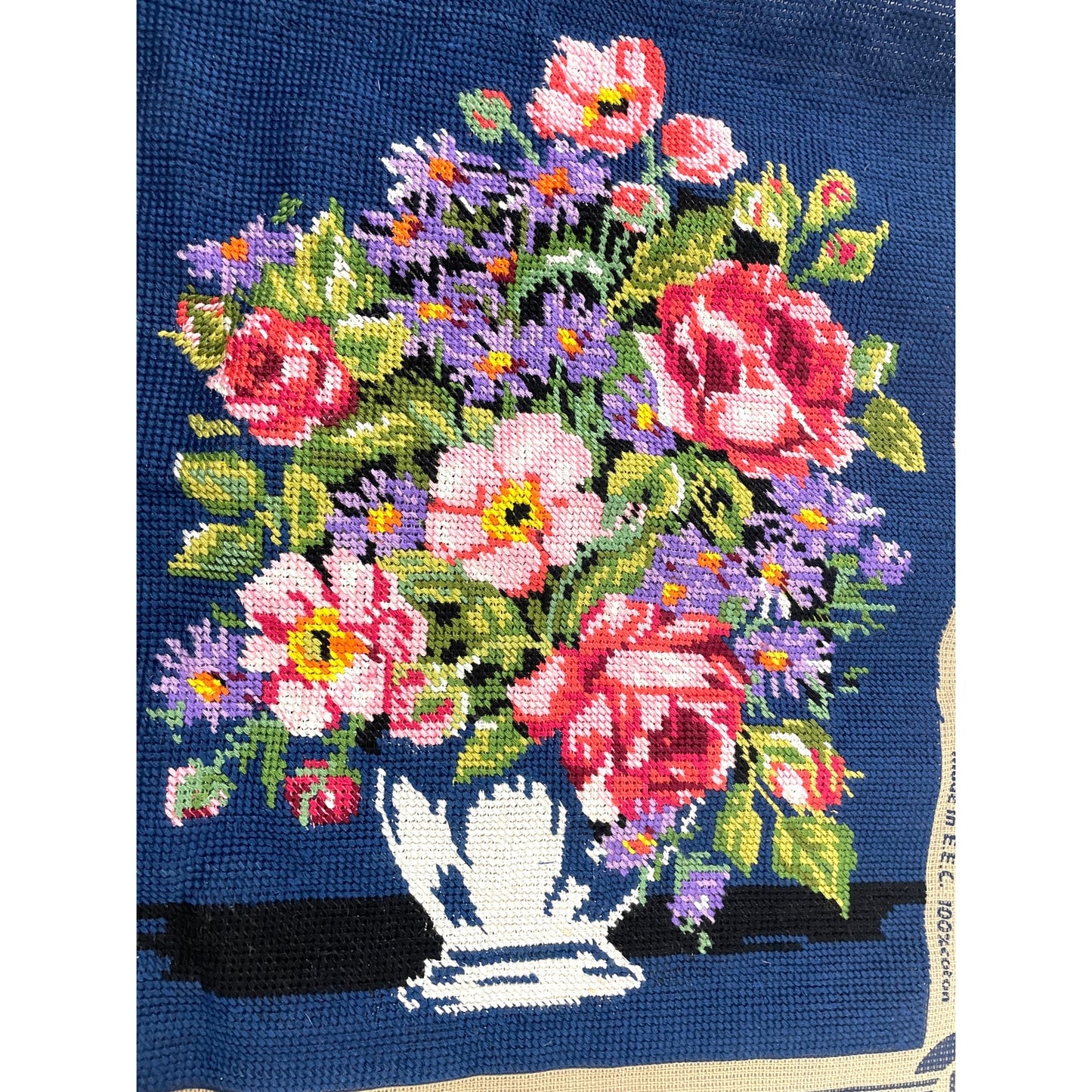 VTG Margot Creations de Paris Tapestry Needlepoint Flowers Roses #1238 15"x19"