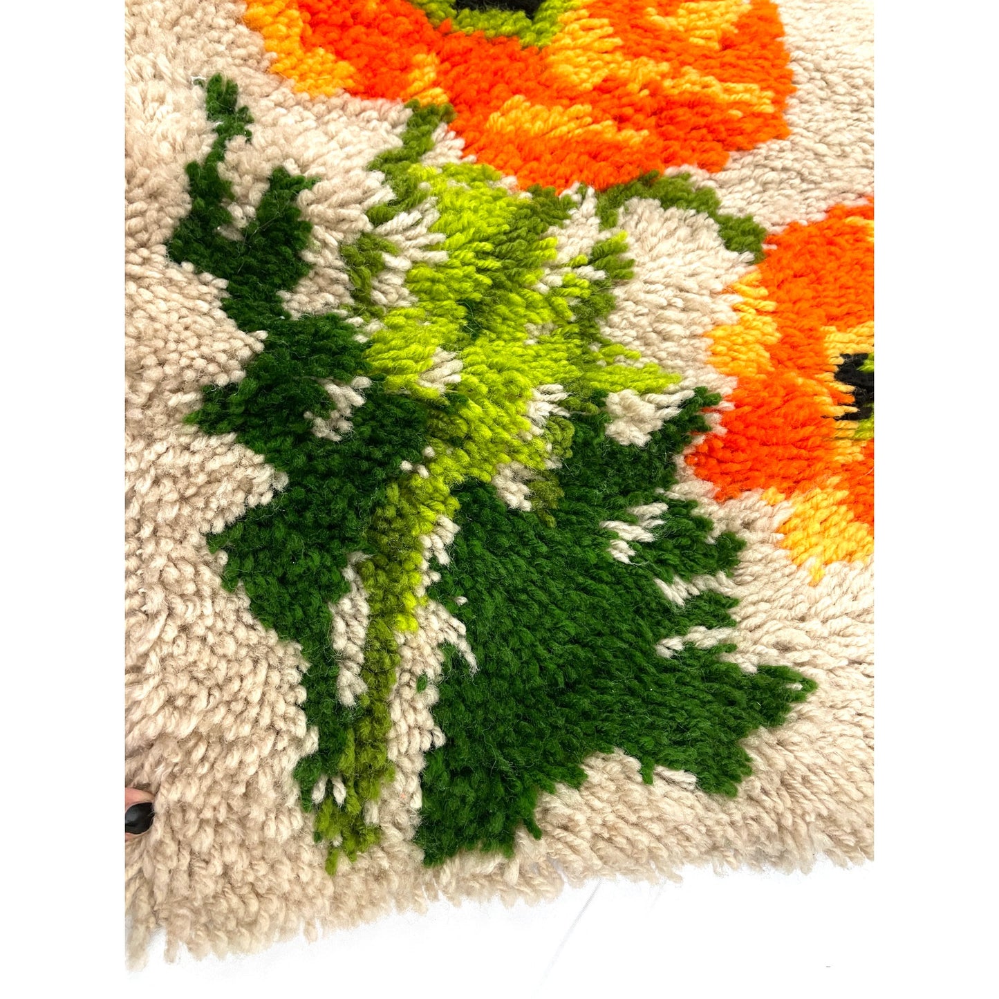 VTG Latch Hook Rug Wall Hanging Artwork Orange Poppies Flowers 21"x27" Handmade