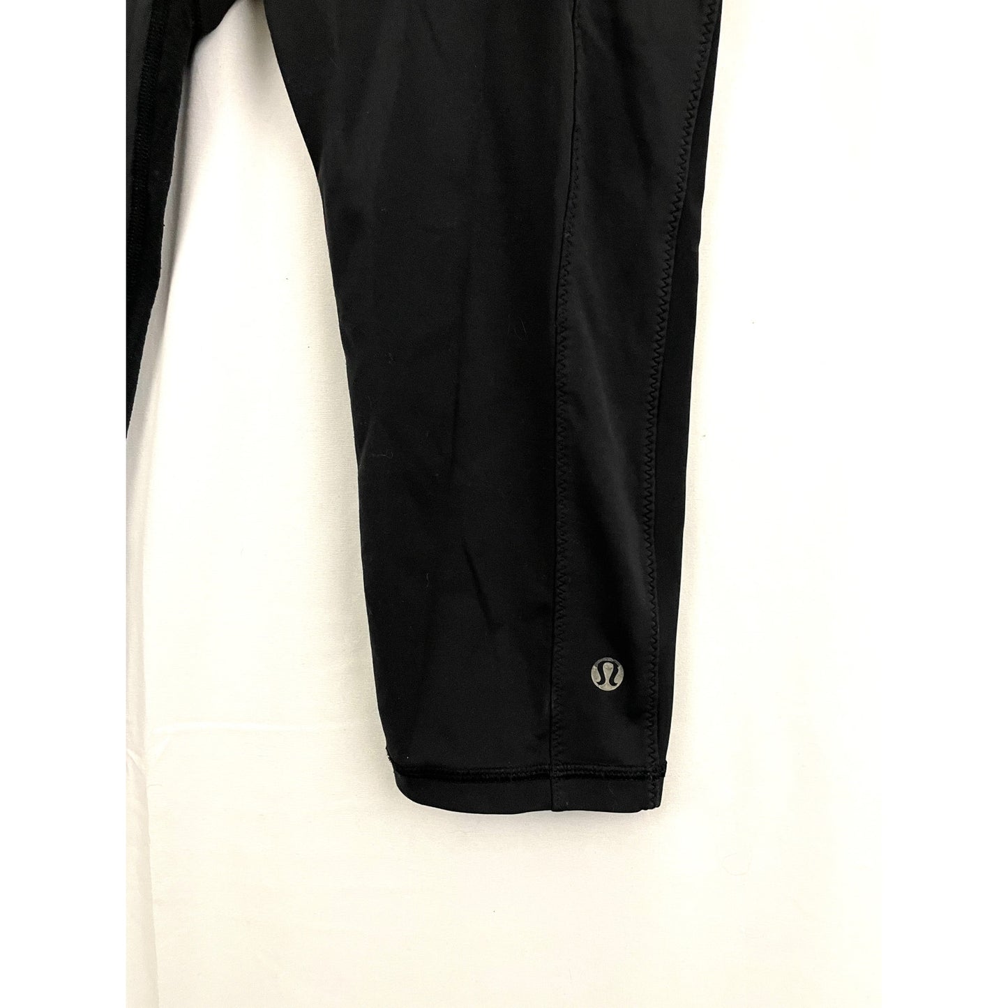 Lululemon Black Capri Leggings Womens Sz 6 Dual Back Pockets Low Rise