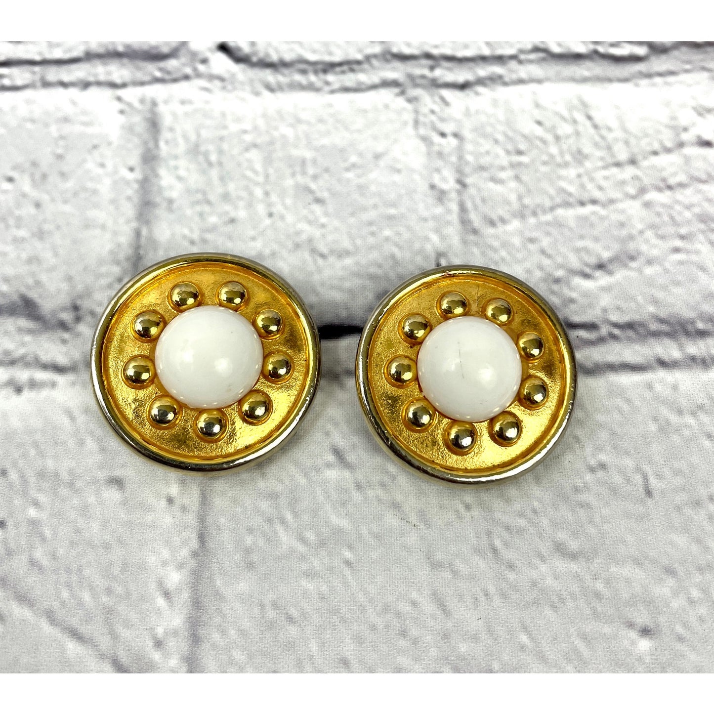 VTG Ben Amun Round White Clip on Earrings Gold Tone Retro