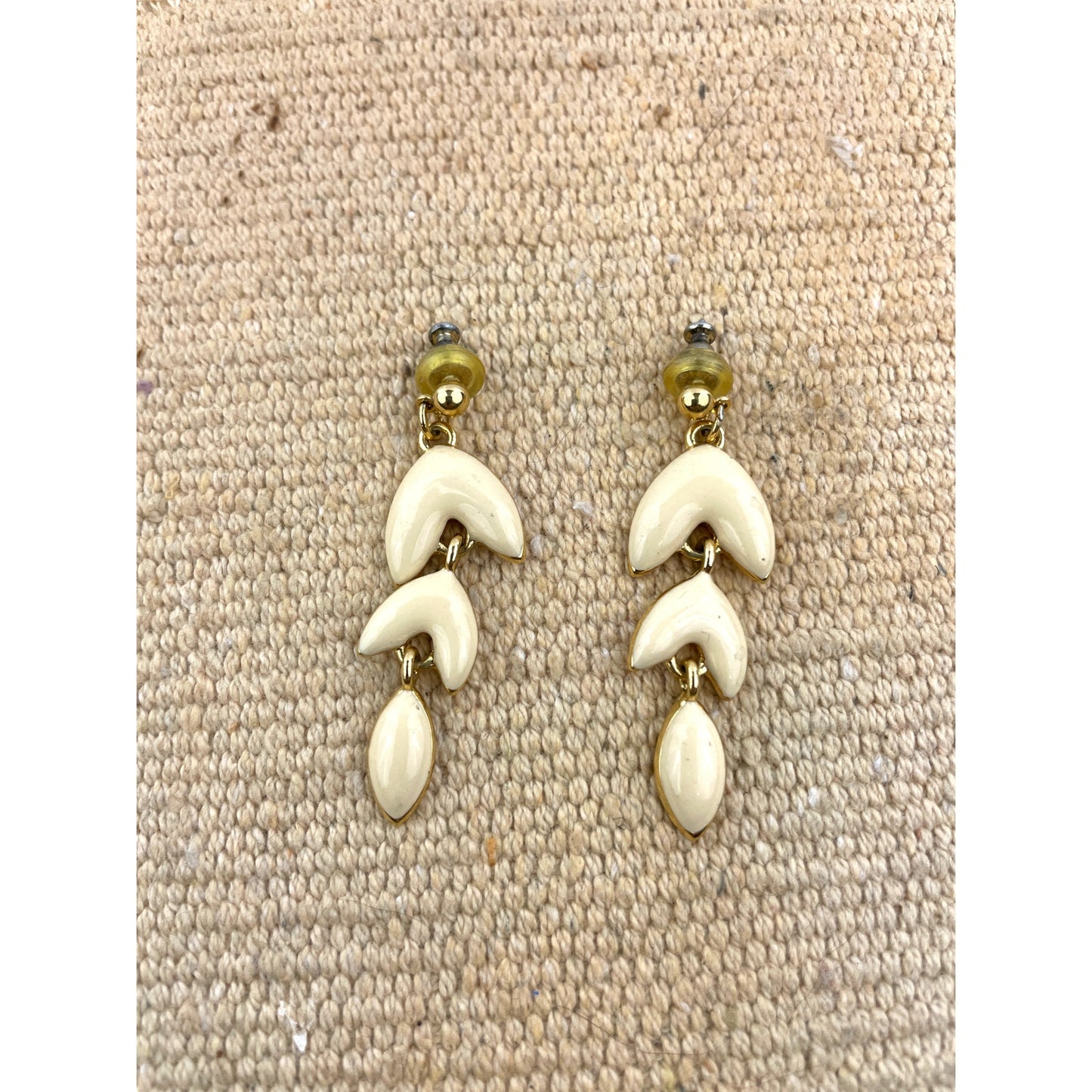 VTG Signed Napier Gold Tone Earrings Enamel Dangle Beige Jewelry 2"