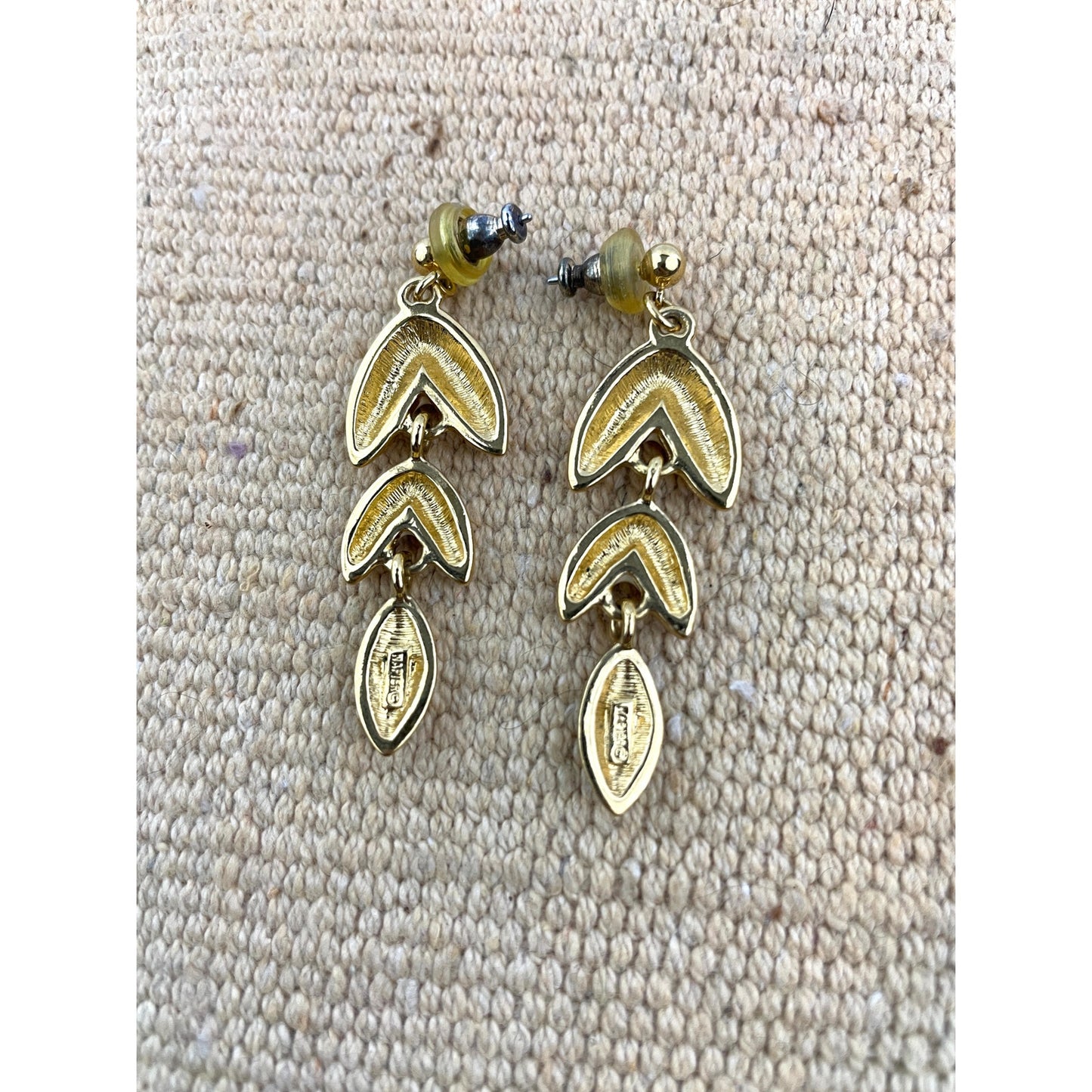 VTG Signed Napier Gold Tone Earrings Enamel Dangle Beige Jewelry 2"